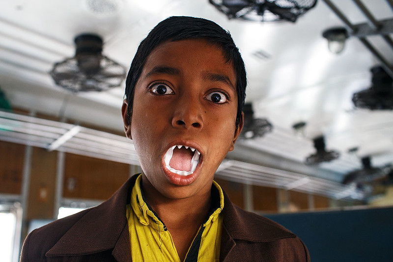Vampire boy - Dhaka, Bangladesh<br/>© <a href="https://flickr.com/people/68898571@N00" target="_blank" rel="nofollow">68898571@N00</a> (<a href="https://flickr.com/photo.gne?id=28457841761" target="_blank" rel="nofollow">Flickr</a>)