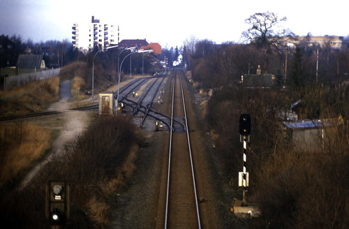 17 Eisenbahnstrecke durch Kronshagen • <a style="font-size:0.8em;" href="http://www.flickr.com/photos/69570948@N04/16690456933/" target="_blank">Auf Flickr ansehen</a>