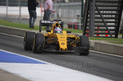 Jolyon Palmer driving for Renault in Formula One In Season Testing at Silverstone, July 2016