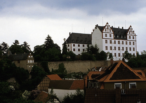 Schloss Lichtenberg (01) • <a style="font-size:0.8em;" href="http://www.flickr.com/photos/69570948@N04/18440701928/" target="_blank">Auf Flickr ansehen</a>