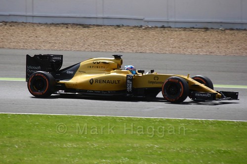 Jolyon Palmer driving for Renault in Formula One In Season Testing at Silverstone, July 2016