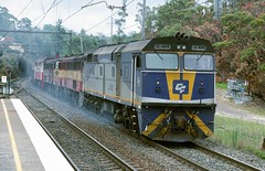 JL403, 4497, EL64 and JL404, on 4168, run through Cowan Station, slowing for the Loop. Main North, NSW, 24th, December, 2001.